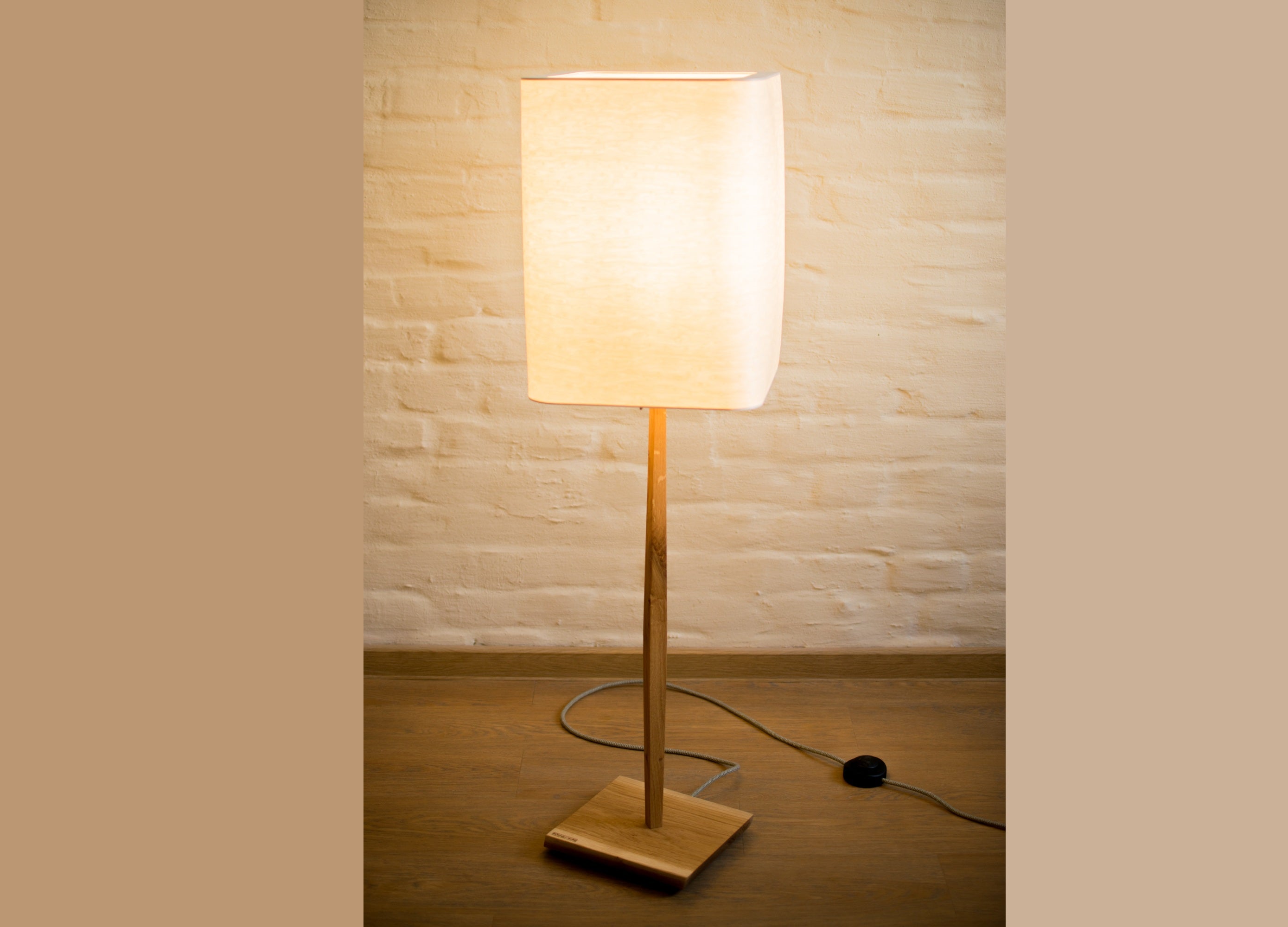 Stehlampe Furnier Quader weiß – Eiche/Buche