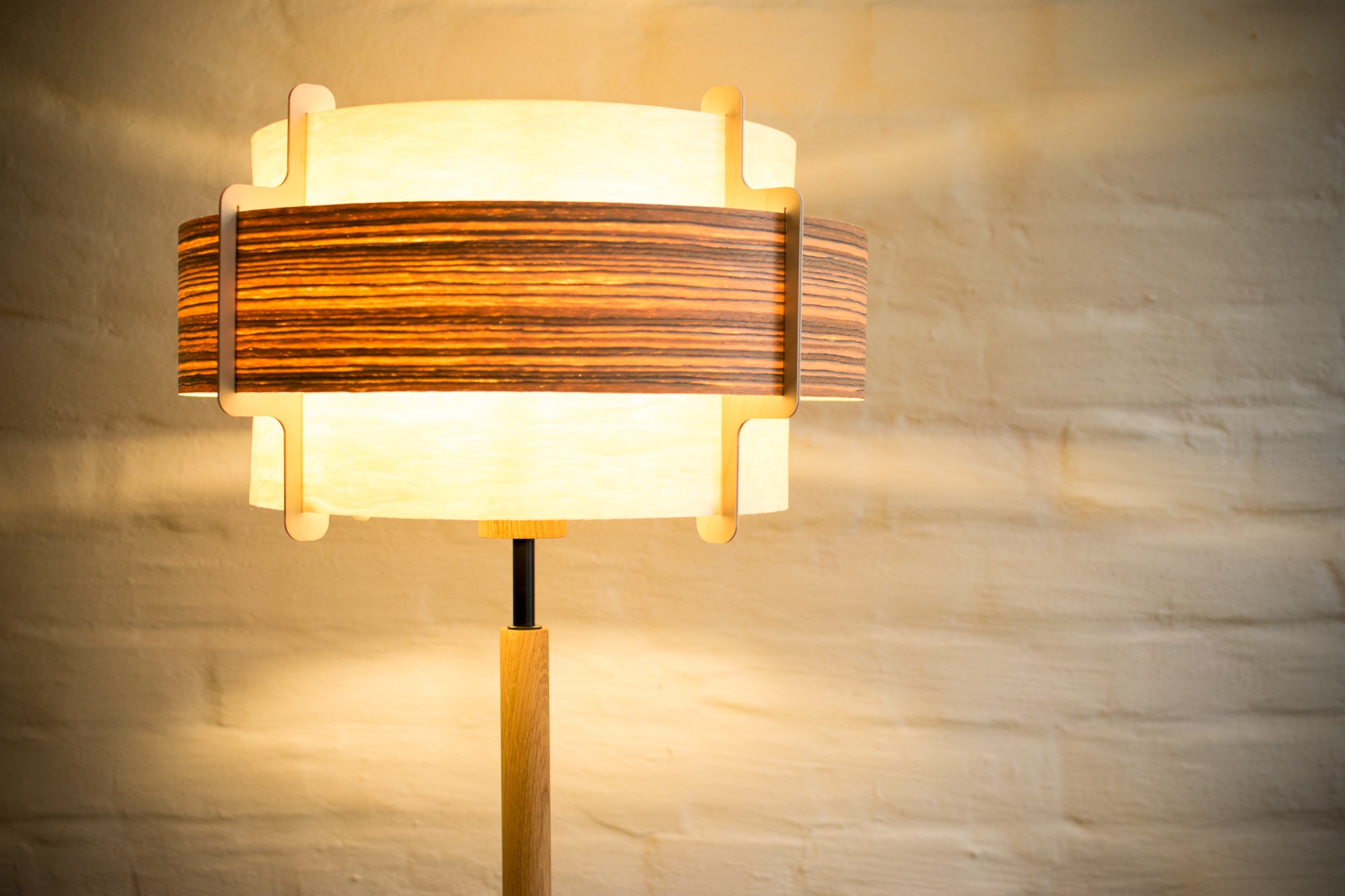 Stehlampe Zylinder – braun/weiß