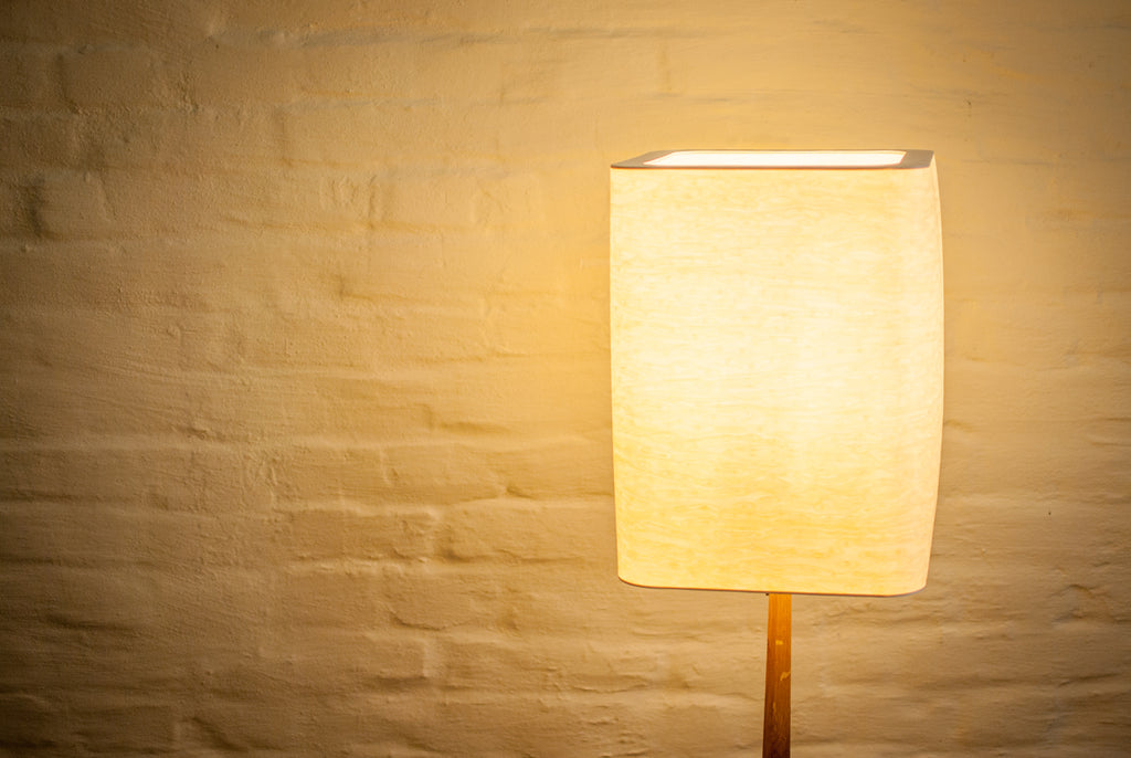 Stehlampe Furnier Quader weiß – Eiche/Buche