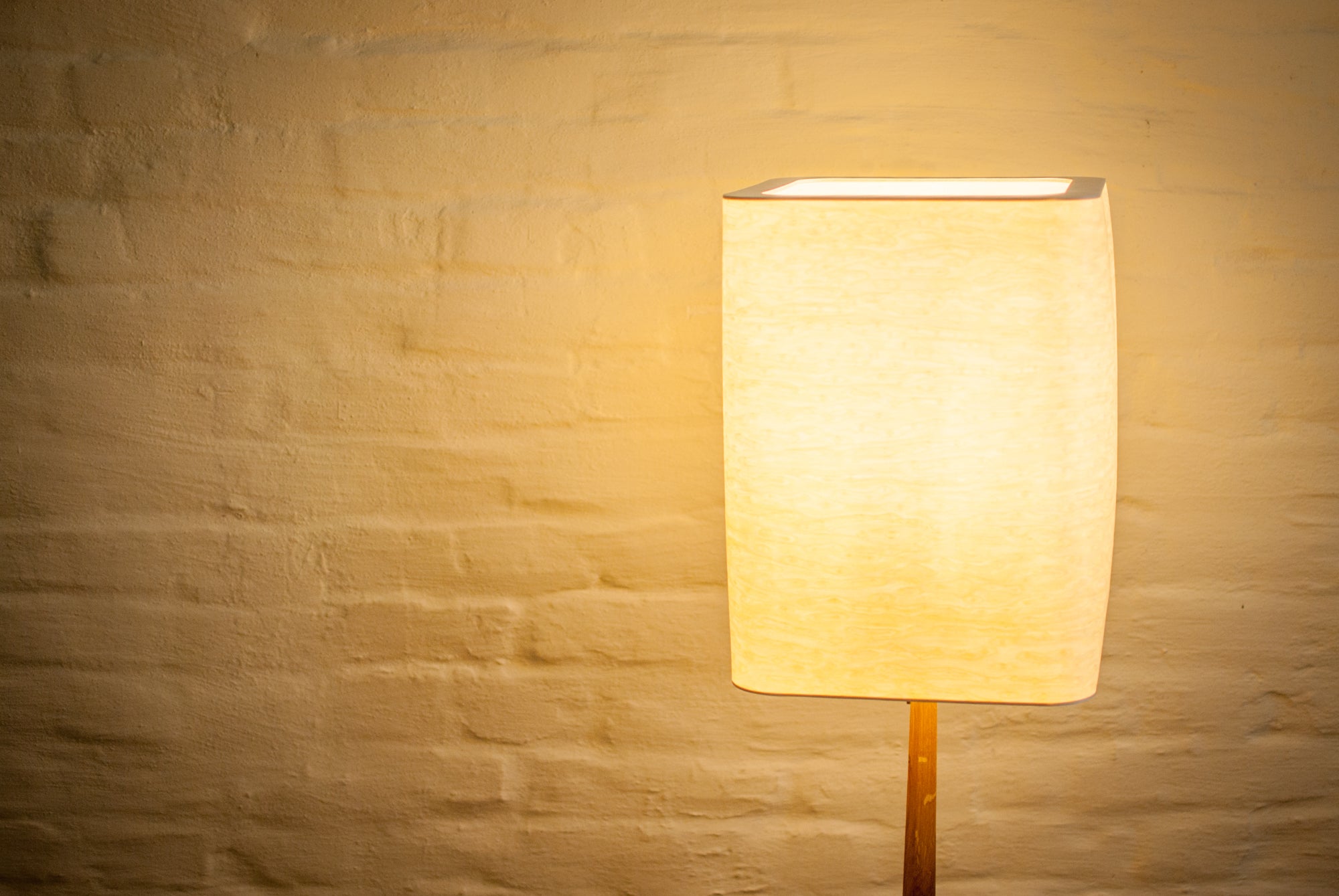 Stehlampe Furnier Quader weiß – Eiche/Buche